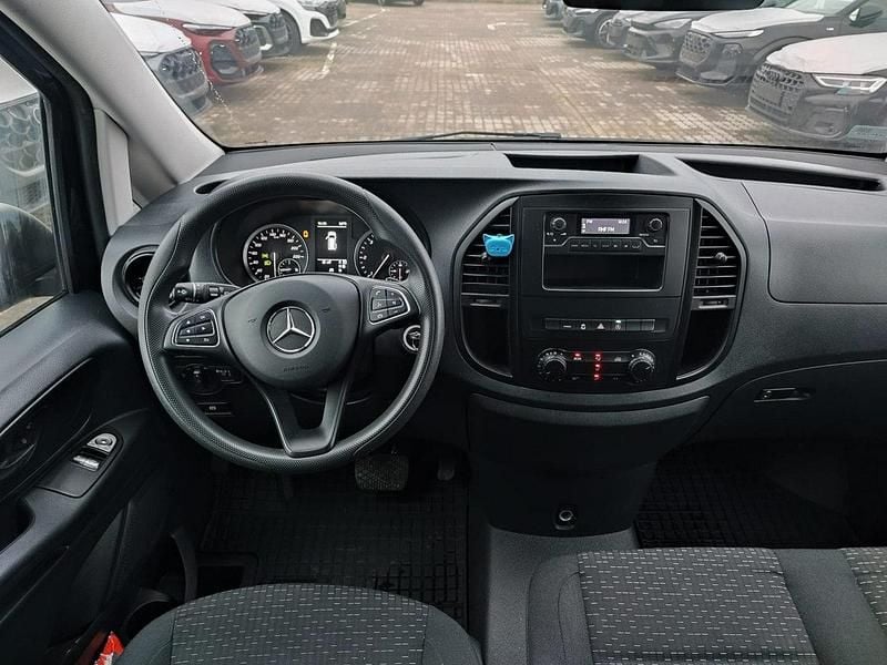 Używany Mercedes Vito 136 KM (100 kW) 2021 Czarny Van
