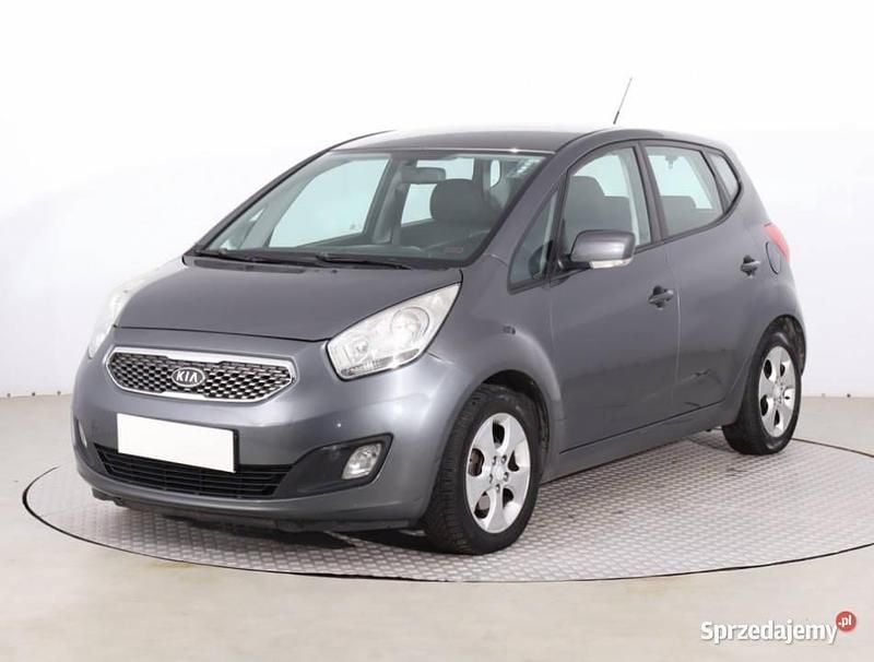 Używany Kia Venga 125 KM (91 kW) 2012 Srebrny Hatchback