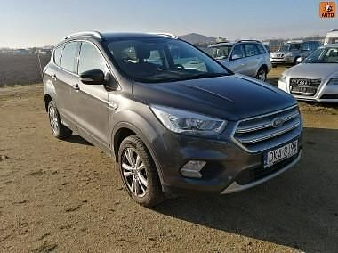 Grafitowy (metalik) Używany 2018 Ford Kuga SUV | 49 900 zł - Obraz 1/4
