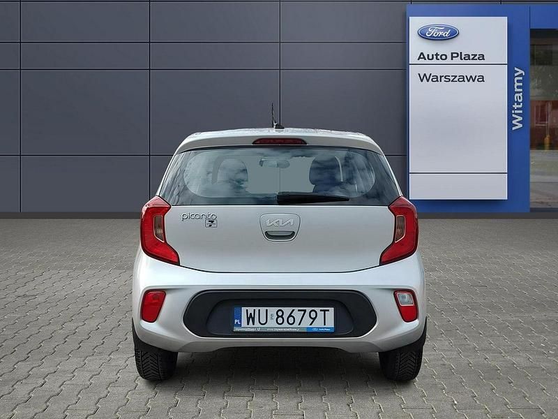 Używany Kia Picanto 67 KM (49 kW) 2024 Srebrny Hatchback