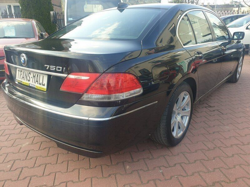 Czarny Używany 2005 BMW 750 Sedan/Limuzyna | 26 900 zł - Obraz 1/4