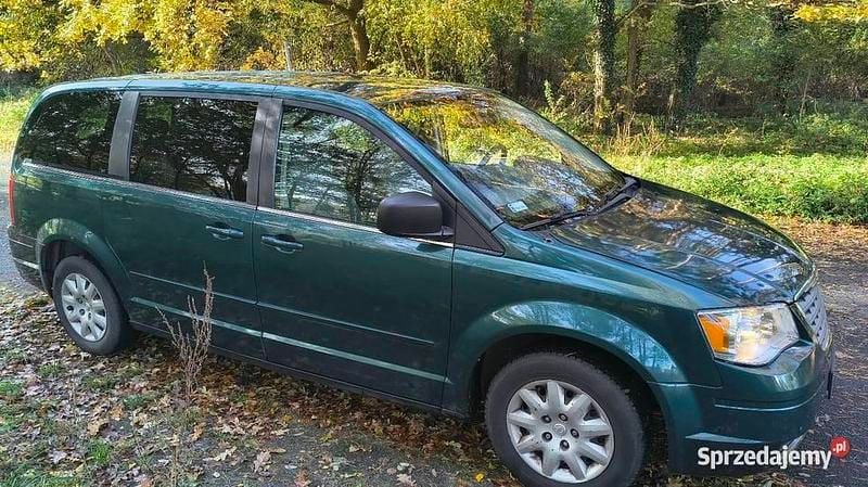 Używany Chrysler Town & Country 2009 Zielony Minivan