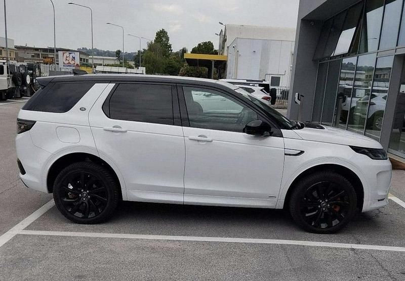 Używany Land Rover Discovery Sport 180 KM (132 kW) 2019 Biały (metalik) SUV