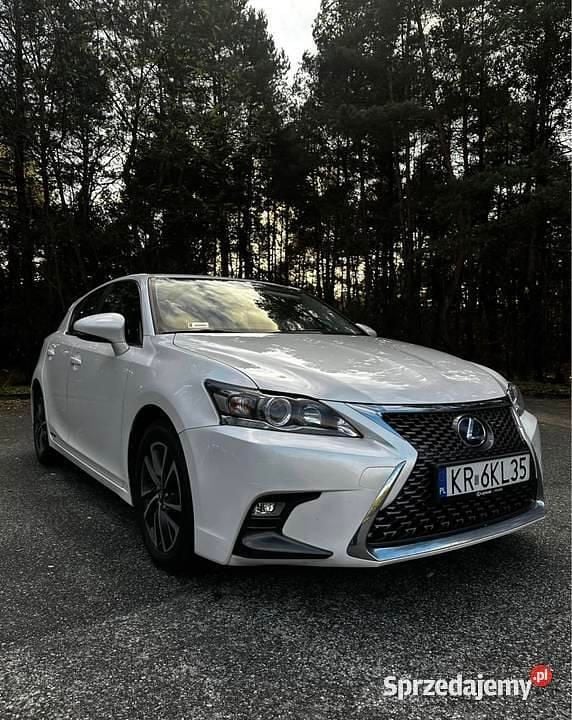 Używany 2018 Lexus CT200h | 73 800 zł - Obraz 1/4