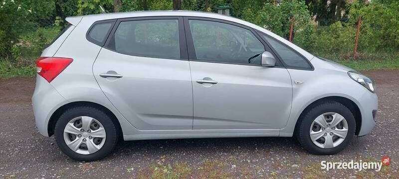 Srebrny Używany 2010 Hyundai ix20 Hatchback | 33 500 zł (Drogi) - Obraz 1/2