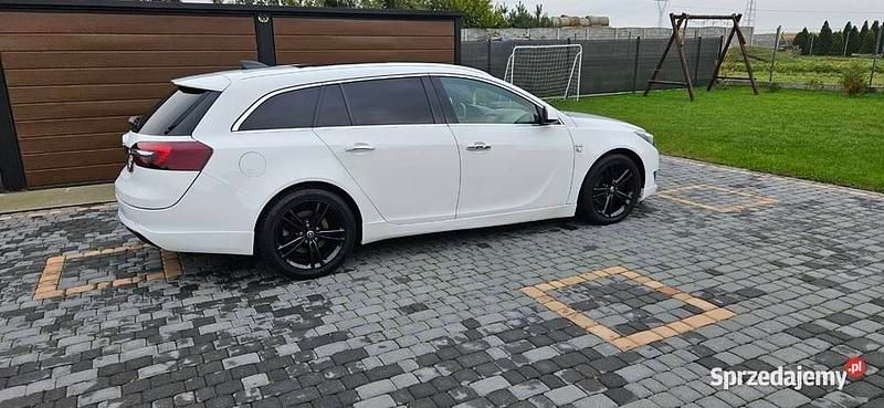 Używany Opel Insignia OPC 170 KM (125 kW) 2016 Biały Kombi