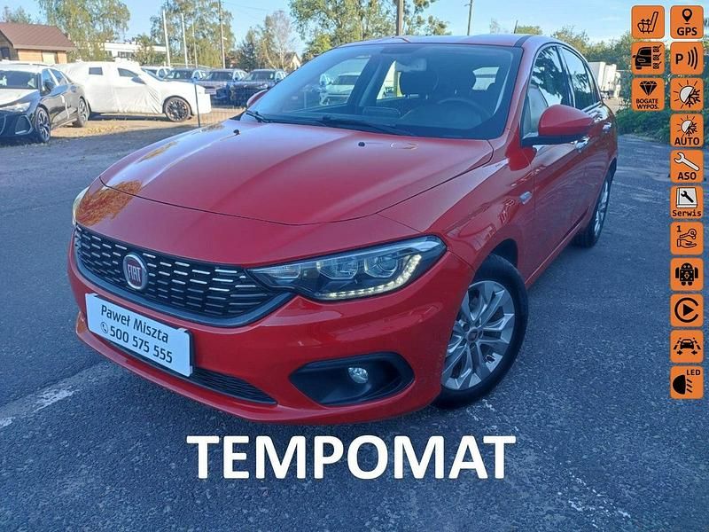 Czerwony (metalik) Używany 2018 Fiat Tipo Hatchback | 47 900 zł (Dość drogi) - Obraz 1/4