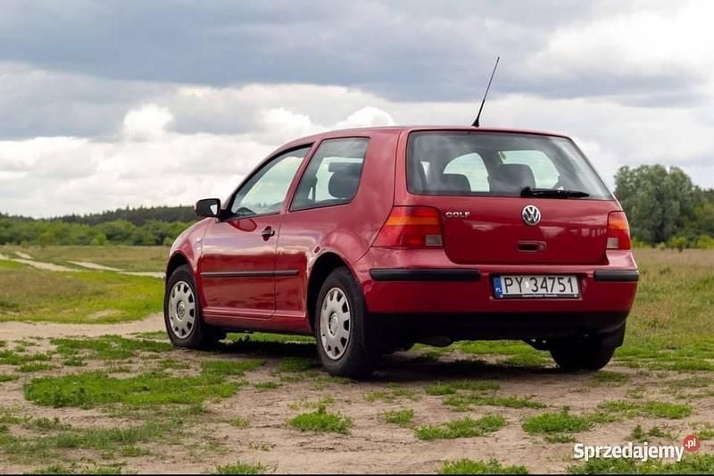 Czerwony Używany 2001 VW Golf IV Hatchback | 3600 zł (Uczciwa cena) - Obraz 1/4