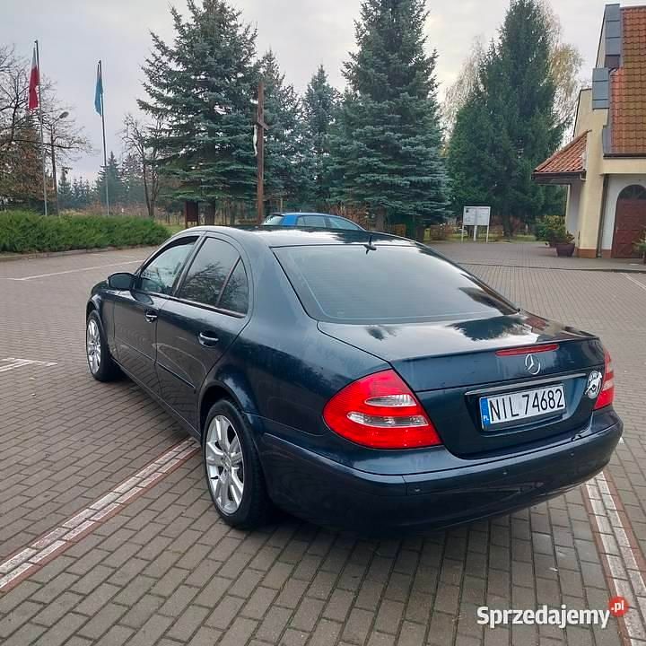 Granatowy Używany 2006 Mercedes E200 Sedan/Limuzyna | 24 500 zł - Obraz 1/4