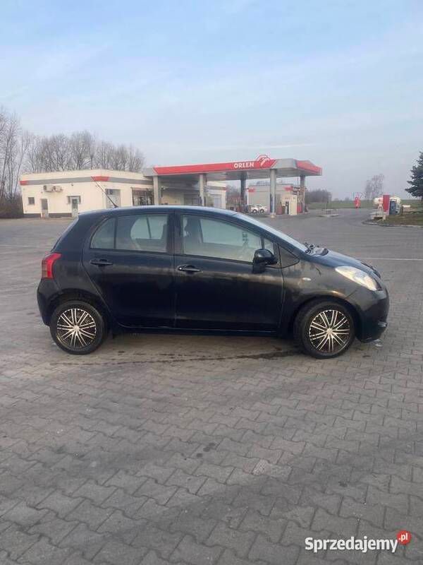 Czarny Używany 2006 Toyota Yaris Sedan/Limuzyna | 12 500 zł (Uczciwa cena) - Obraz 1/4