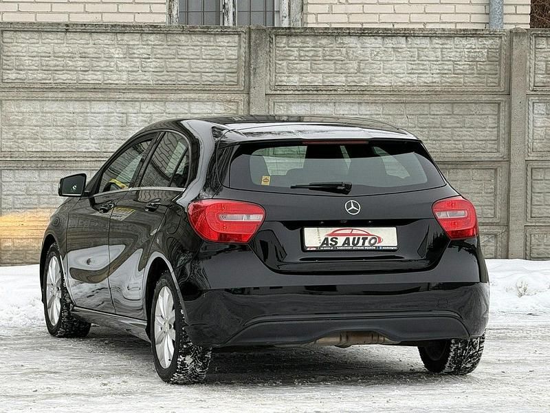 Używany Mercedes A180 Urban 122 KM (89 kW) 2014 Czarny Hatchback