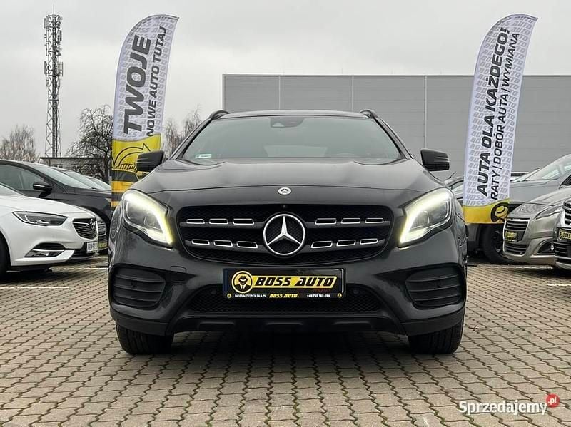 Czarny Używany 2018 Mercedes GLA200 SUV | 85 500 zł - Obraz 1/4