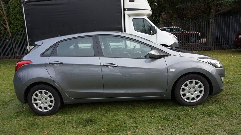 Używany Hyundai i30 120 KM (88 kW) 2013 Brązowy Hatchback