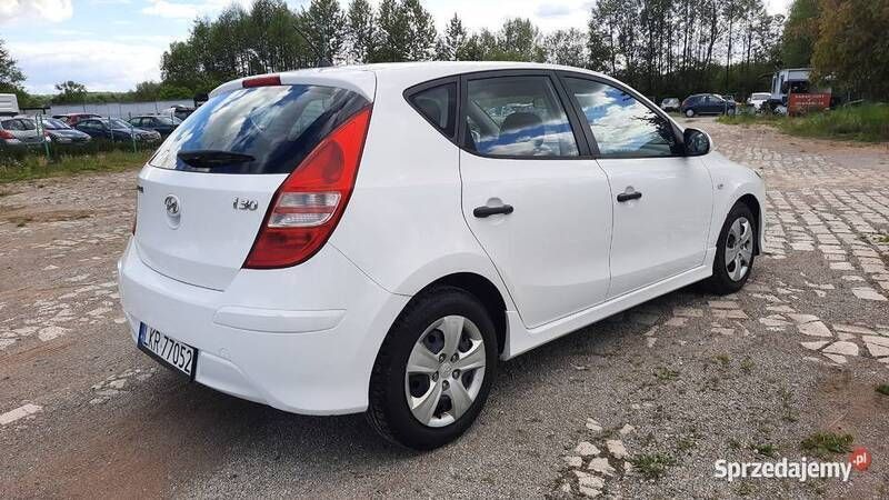 Używany Hyundai i30 2010 Biały Hatchback
