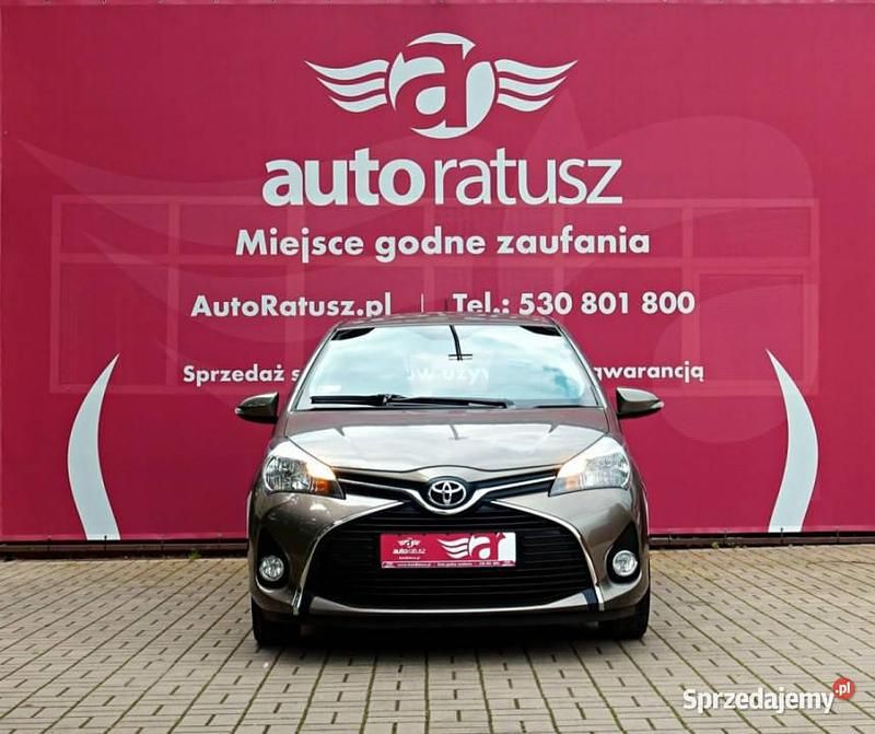Używany Toyota Yaris 99 KM (72 kW) 2016 Szary Hatchback