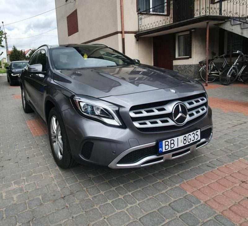 Szary Używany 2019 Mercedes GLA250 SUV | 95 000 zł - Obraz 1/4