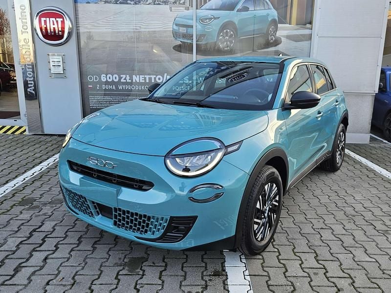 Nowe Fiat 600 Pop 145 KM (106 kW) 2025 Lakier metalizowany lazurowy acqua Hatchback