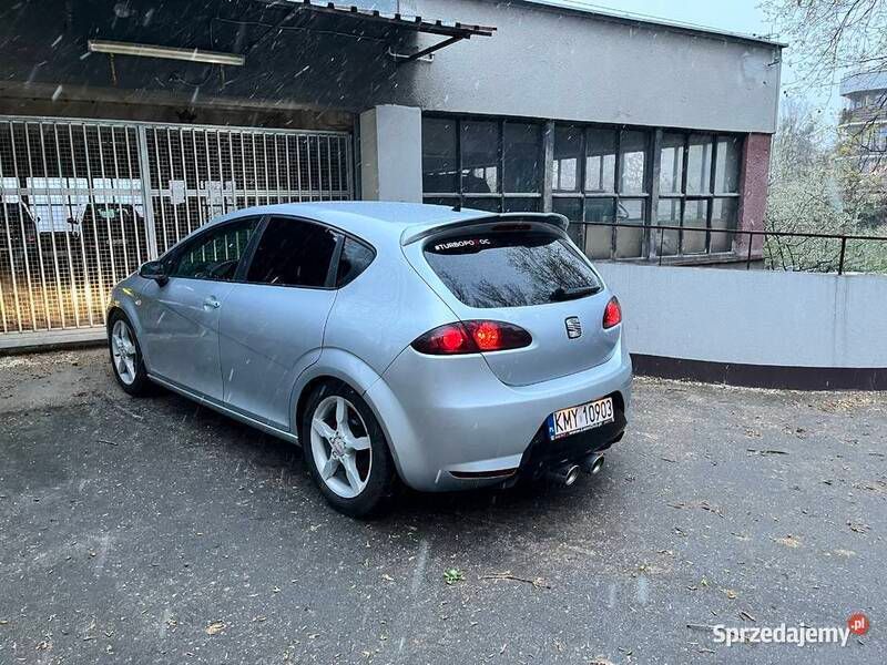 Srebrny Używany 2007 Seat Leon Hatchback | 15 500 zł (Dość drogi) - Obraz 1/4