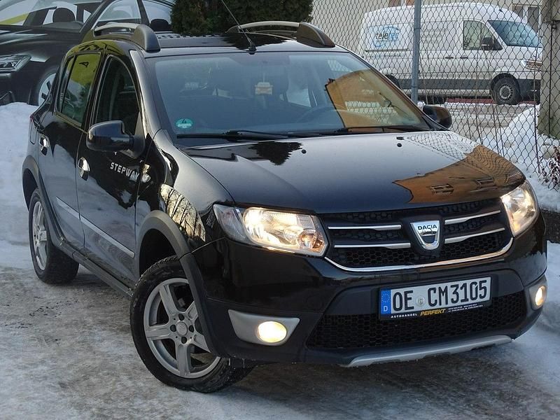 Używany Dacia Sandero Stepway 90 KM (66 kW) 2014 Czarny Hatchback