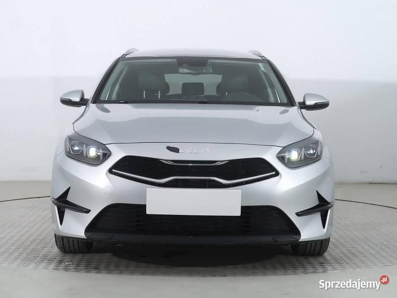 Srebrny Używany 2022 Kia Ceed Kombi | 78 999 zł (Dość drogi) - Obraz 1/4