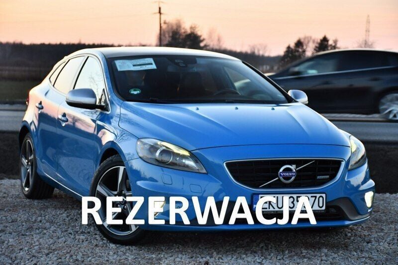 Niebieski ciemny (metalik) Używany 2013 Volvo V40 Kombi | 37 999 zł (Drogi) - Obraz 1/4