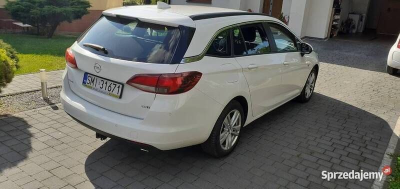 Biały Używany 2017 Opel Astra Kombi | 45 000 zł (Drogi) - Obraz 1/4