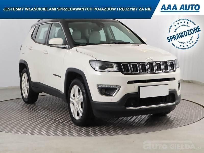 Biały Używany 2018 Jeep Compass SUV | 54 999 zł (Super Cena) - Obraz 1/4