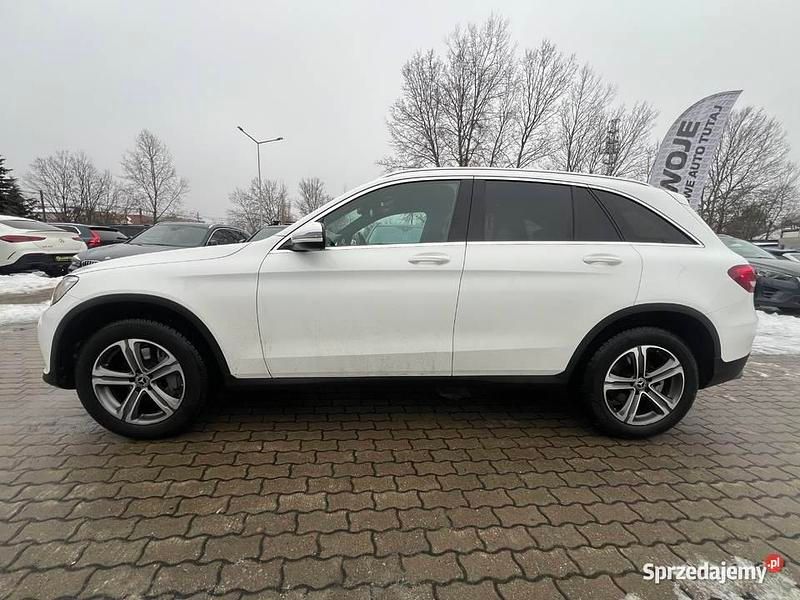 Używany Mercedes GLC300 2019 Biały SUV