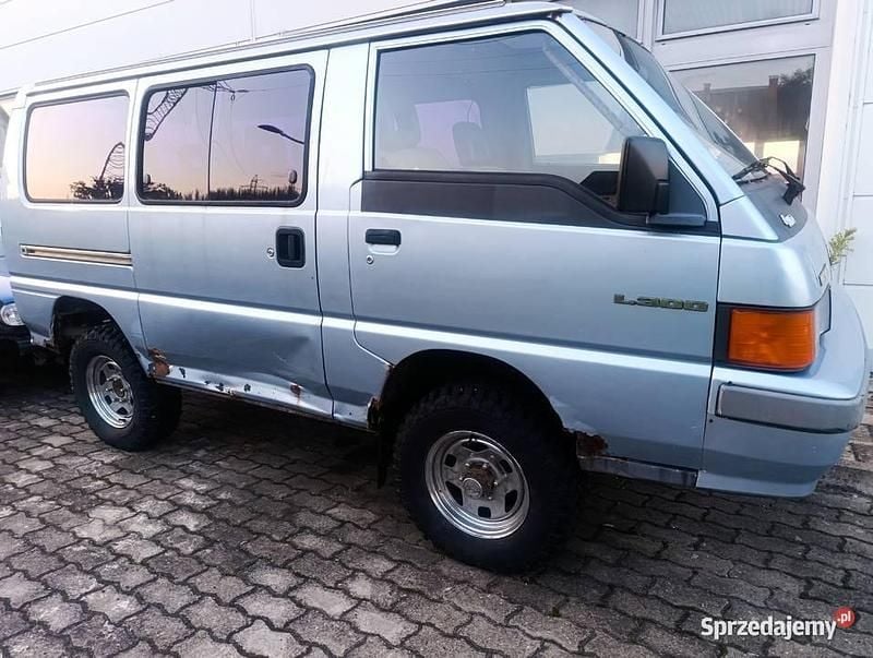 Używany 1989 Mitsubishi L300 | 9999 zł - Obraz 1/4