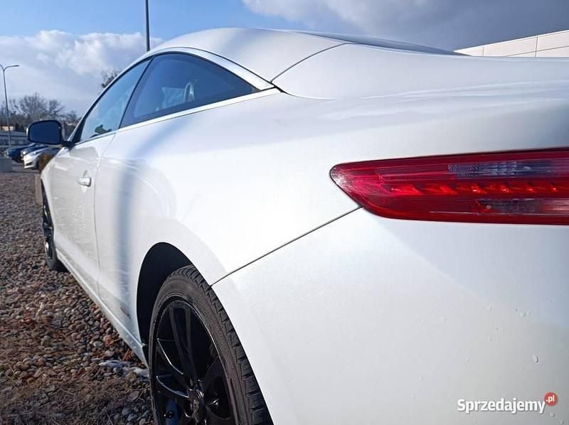 Biały Używany 2011 Renault Laguna Coupé Coupe | 22 900 zł - Obraz 1/4