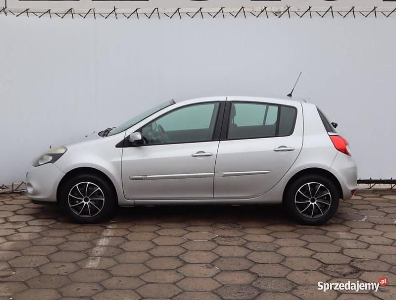 Używany Renault Clio IV 2012 Srebrny Hatchback