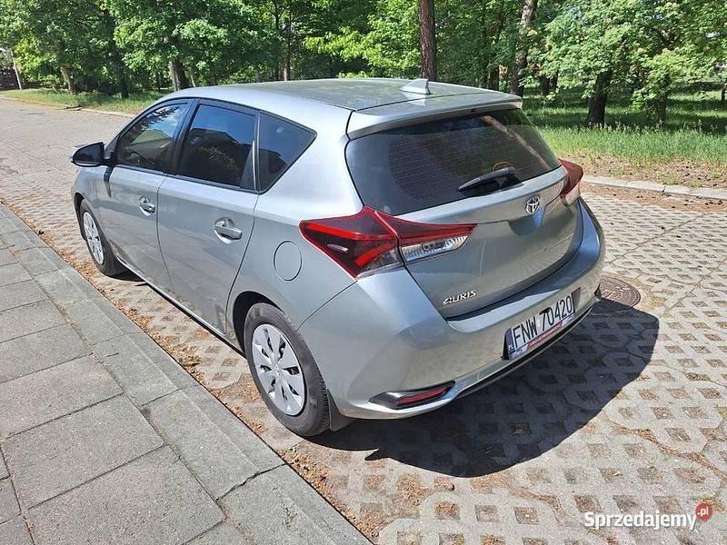Używany 2017 Toyota Auris | 49 400 zł - Obraz 1/4