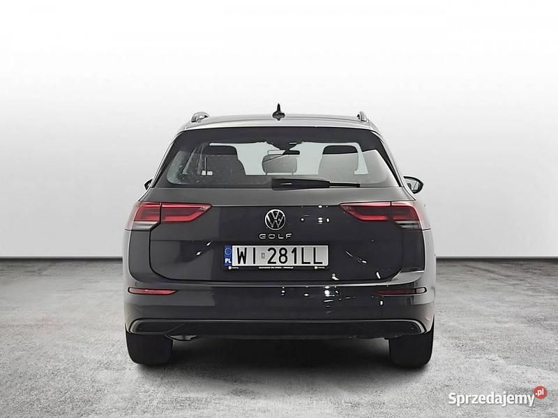 Używany VW Golf VIII Life 115 KM (84 kW) 2021 Szary Kombi