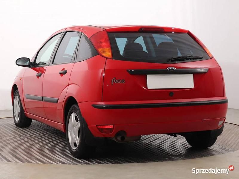Używany Ford Focus 2004 Czerwony Hatchback