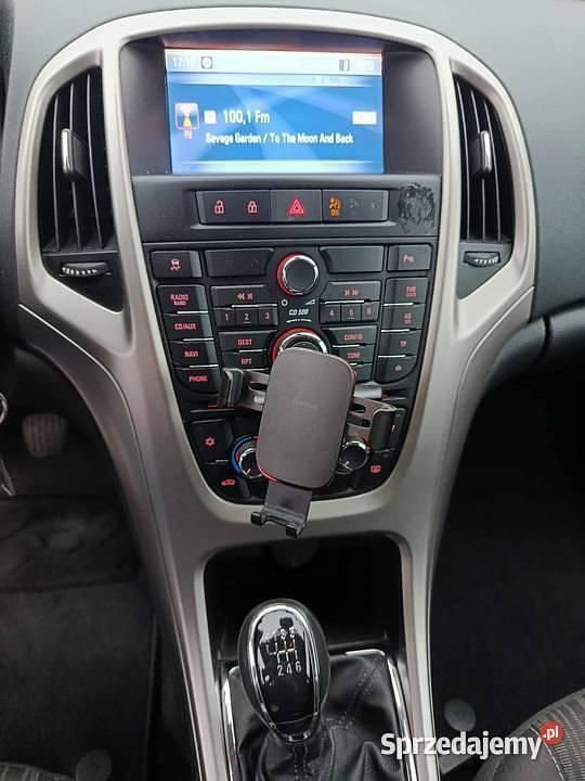 Używany Opel Astra 2010 Czerwony Hatchback