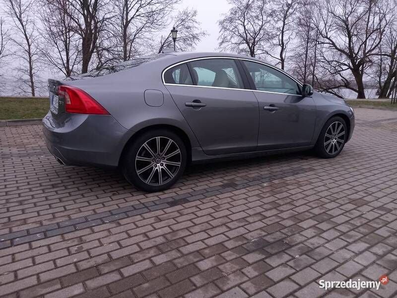 Srebrny Używany 2018 Volvo S60 Inscription Sedan/Limuzyna | 57 500 zł - Obraz 1/4