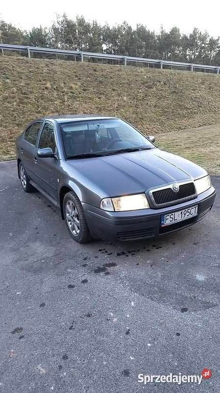 Grafitowy Używany 2006 Skoda Octavia Hatchback | 7900 zł (Dobra cena) - Obraz 1/4