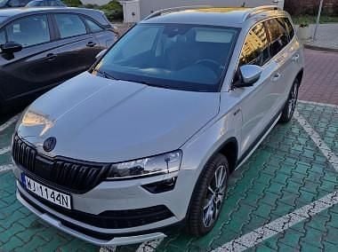 Szary Używany 2020 Skoda Karoq SUV | 78 000 zł (Uczciwa cena) - Obraz 1/4