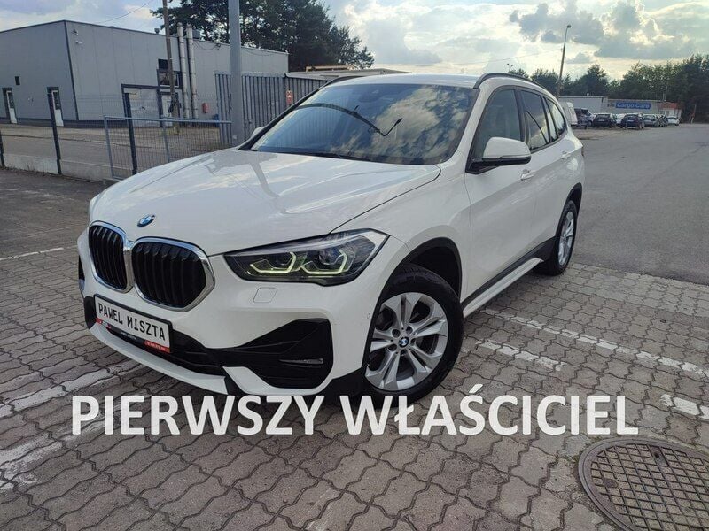 Biały Używany 2022 BMW X1 Comfort Edition SUV | 126 900 zł (Drogi) - Obraz 1/4
