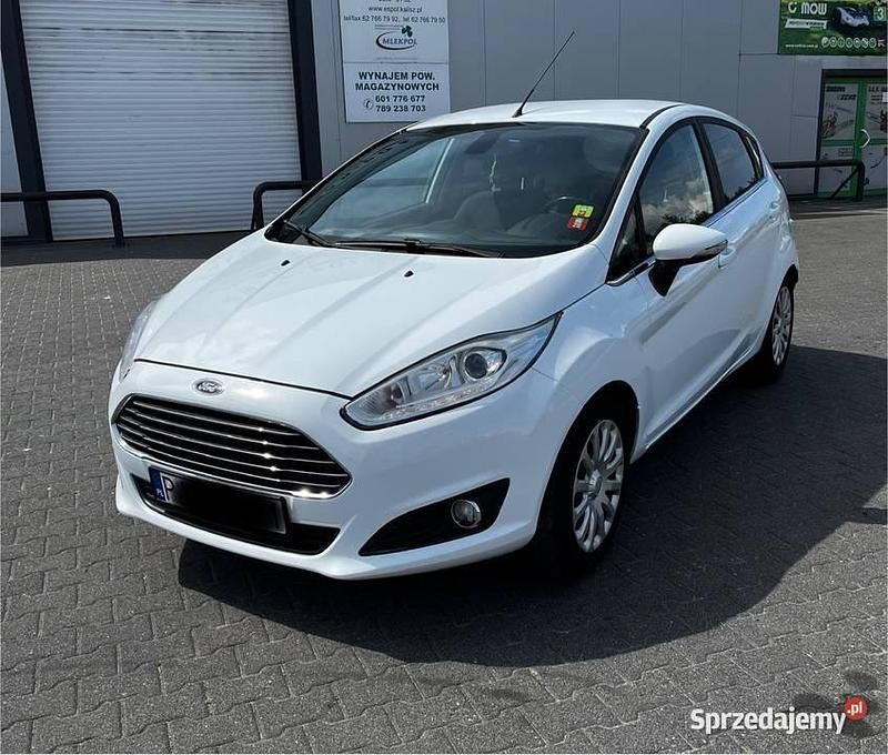Biały Używany 2016 Ford Fiesta Hatchback | 23 900 zł (Uczciwa cena) - Obraz 1/4