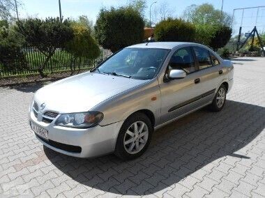 Używany Nissan Almera Visia+ 82 KM (60 kW) 2005 Srebrny Sedan/Limuzyna
