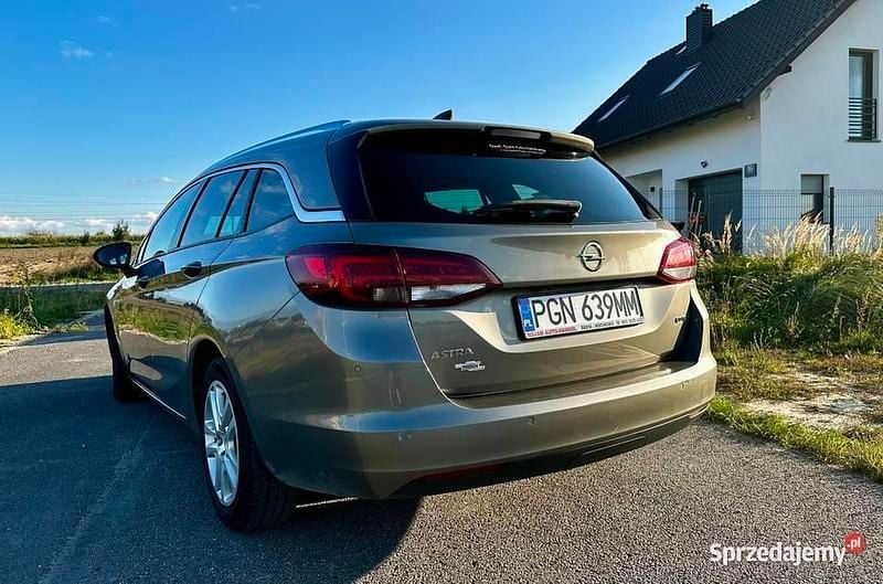 Używany 2016 Opel Astra Elite | 29 900 zł (Dość drogi) - Obraz 1/4