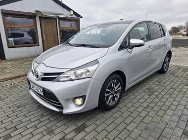Srebrny Używany 2014 Toyota Verso Minivan | 33 400 zł (Dość drogi) - Obraz 1/4
