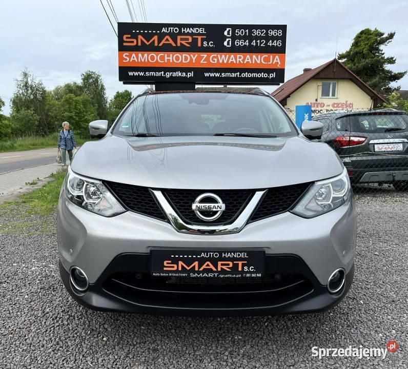 Srebrny Używany 2015 Nissan Qashqai SUV | 53 900 zł (Drogi) - Obraz 1/4