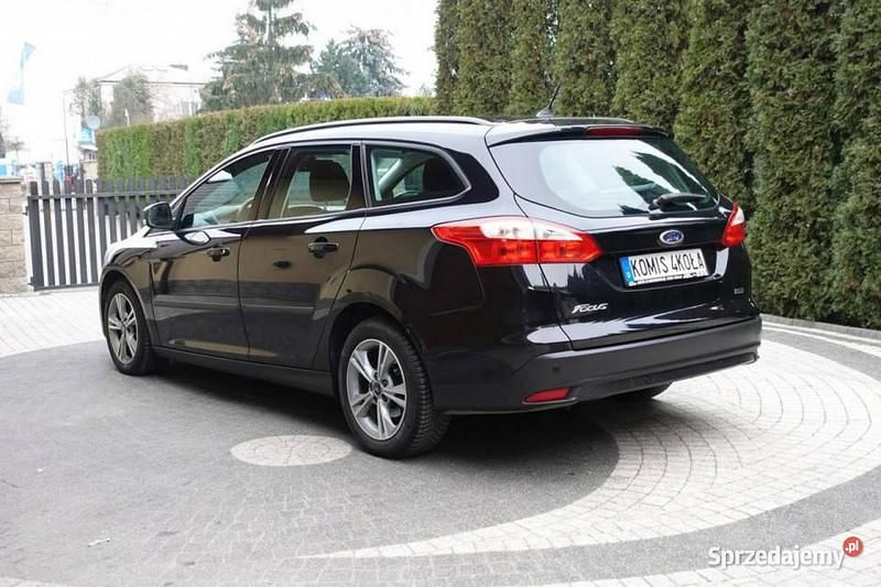 Używany Ford Focus 101 KM (74 kW) 2013 Czarny Kombi