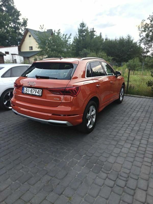 Inny kolor Używany 2021 Audi Q3 SUV | 102 900 zł - Obraz 1/4
