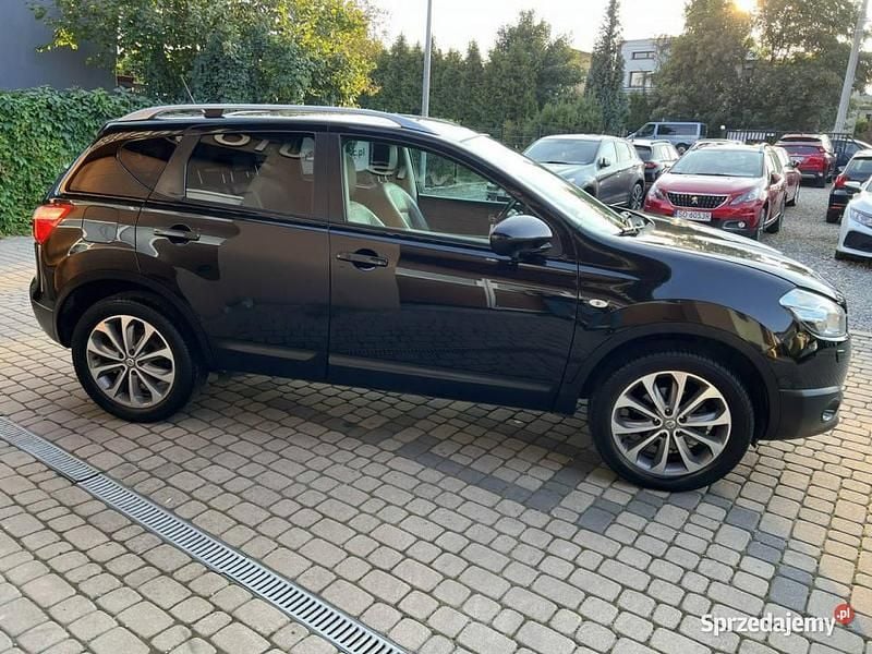 Używany Nissan Qashqai 360º 130 KM (95 kW) 2012 Czarny (metalik) SUV