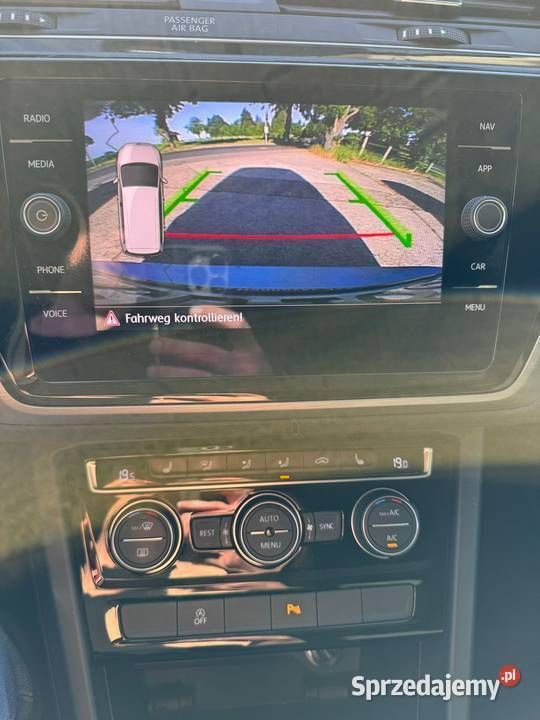 Używany VW Touran 115 KM (84 kW) 2019 Srebrny Minivan