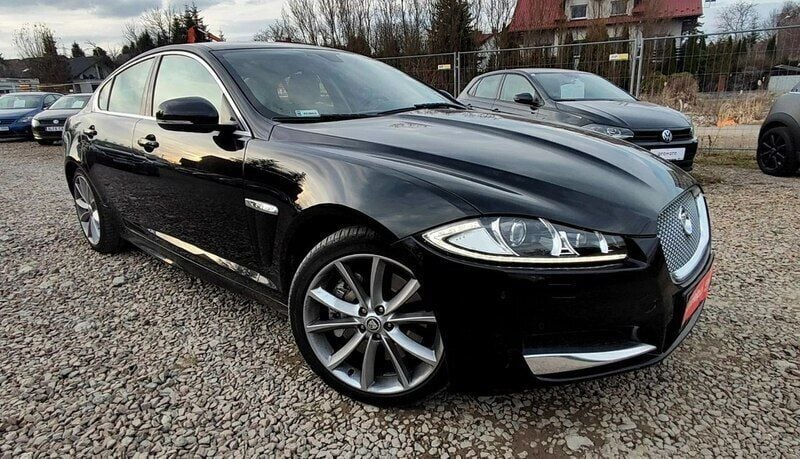 Czarny (metalik) Używany 2013 Jaguar XF Sedan/Limuzyna | 47 900 zł - Obraz 1/4