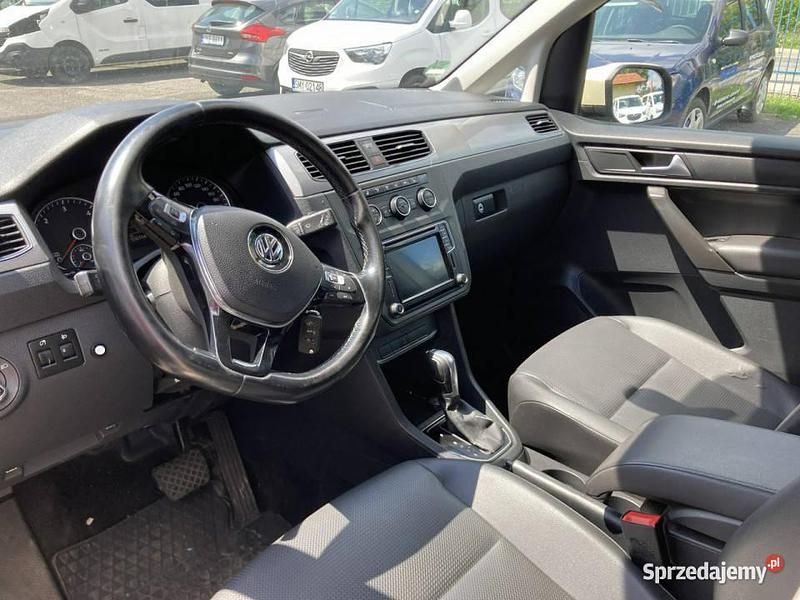 Używany VW Caddy 102 KM (75 kW) 2017 Kremowy Minivan